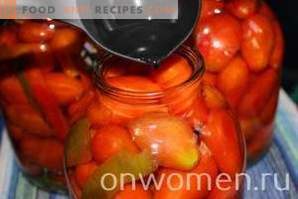 Marinuoti pomidorai su paprika