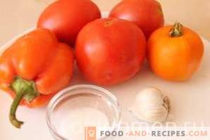 Pomidorai su paprikomis ir česnakais žiemai