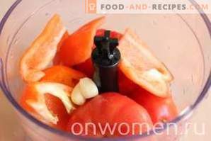 Pomidorai su paprikomis ir česnakais žiemai