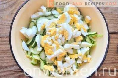 Žalios salotos su kiaušiniu ir agurkais