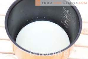 Semolina porridge with milk in a slow cooker