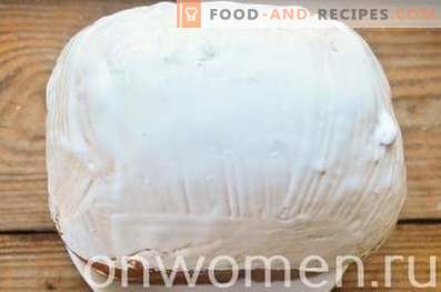 Lieldienu kūka ar rozīnēm maizes ražotājam