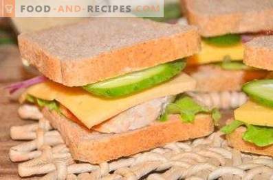 Sándwich de pollo, queso y verduras